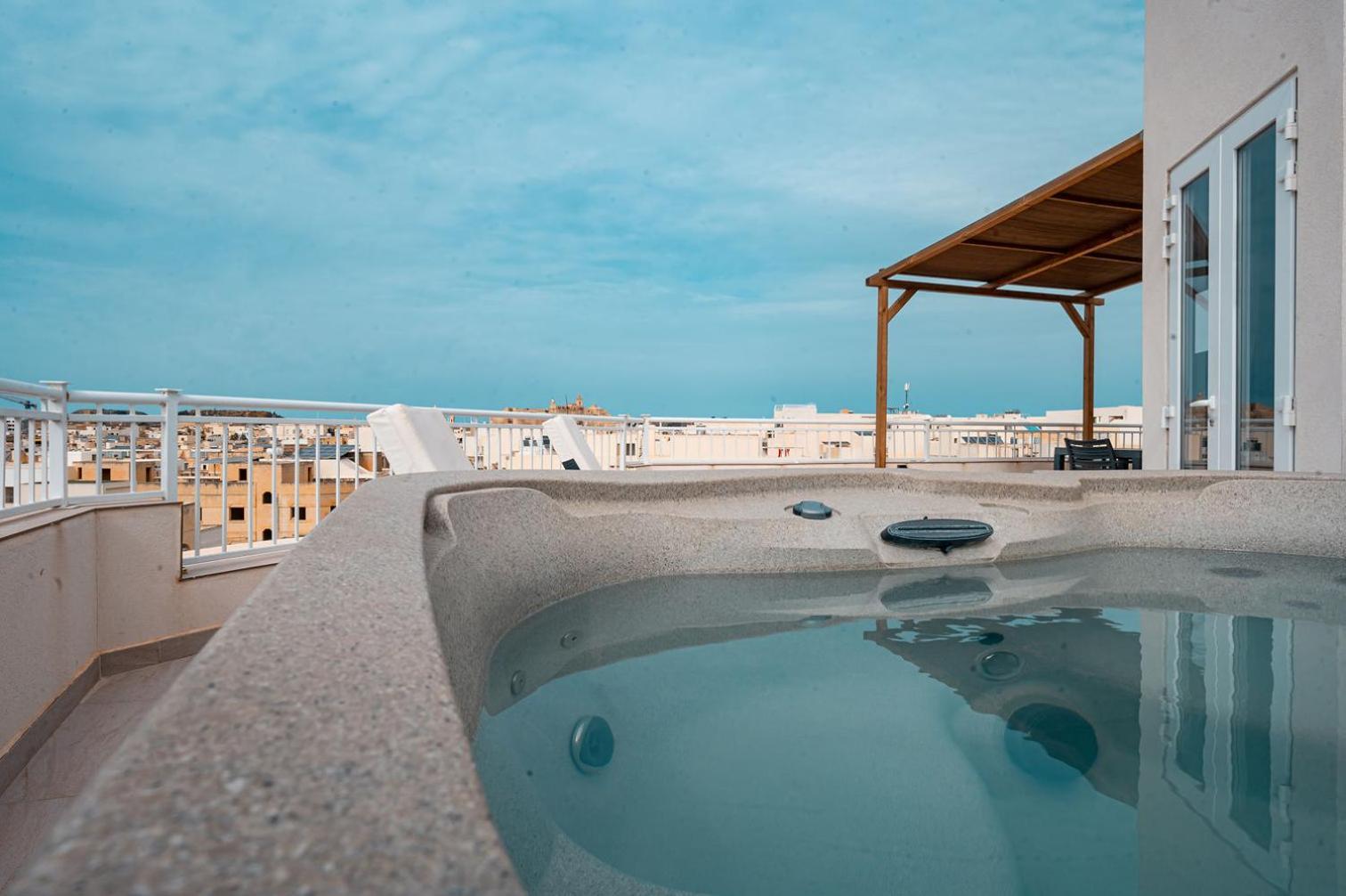 The Willows Penthouses With Jacuzzi Ghajn il-Kbira  Bagian luar foto