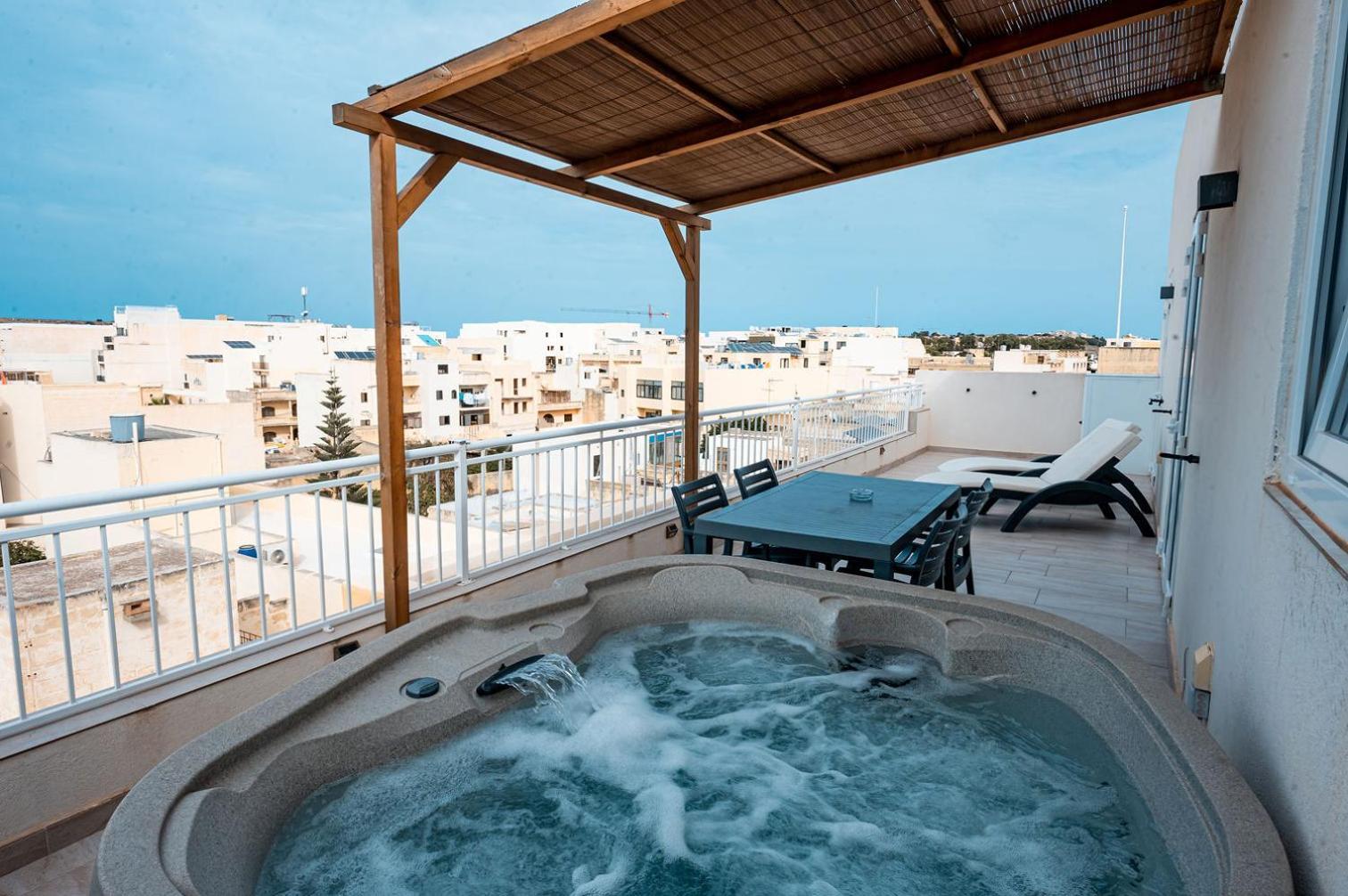 The Willows Penthouses With Jacuzzi Ghajn il-Kbira  Bagian luar foto